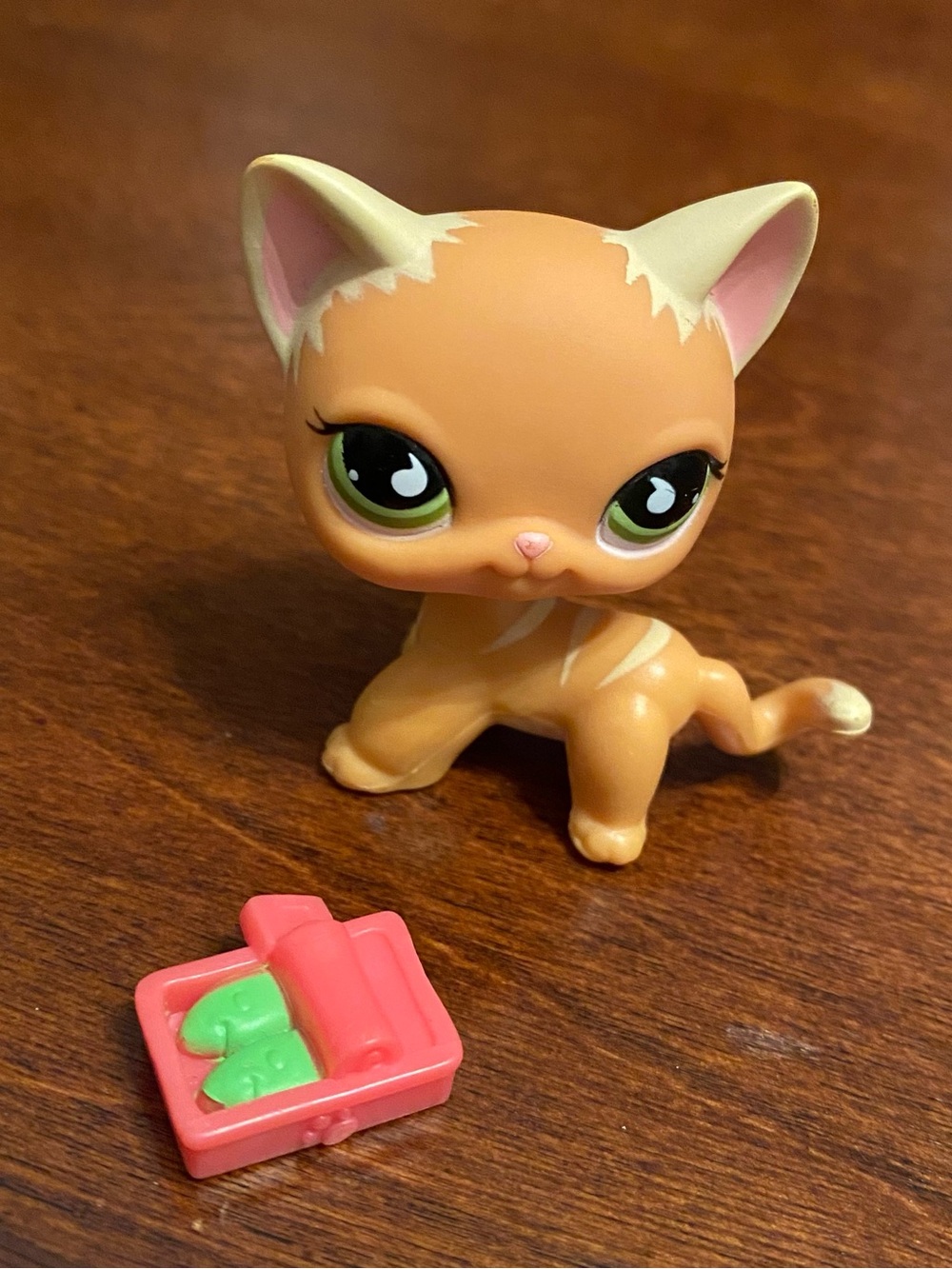 Littlest Pet Shop Authentic Cat #525 with Extra